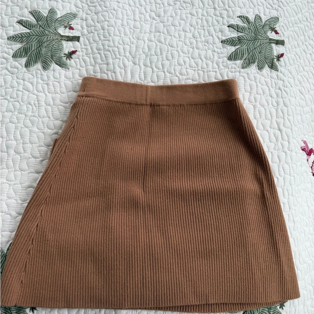 Zara Camel Ribbed Knit Skirt - Picture 2 of 3